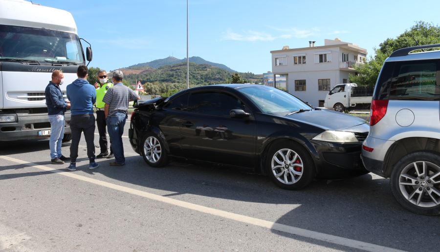 İTFAİYE KAVŞAĞINDA ZİNCİRLEME KAZA