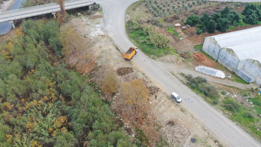 ÇAY KENARINA MOLOZ DÖKEN KAMYON “DRONE” A YAKALANDI