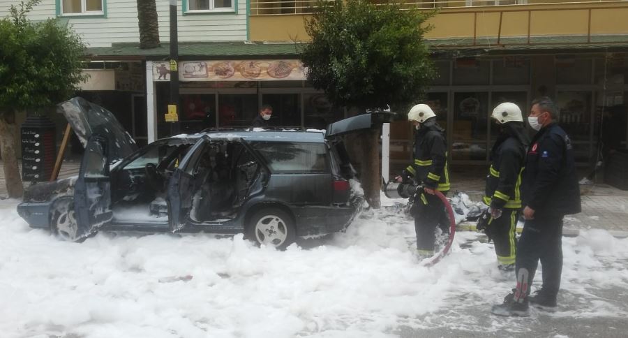 ÇALIŞTIRDIĞI OTOMOBİL BİR ANDA ALEV ALDI 