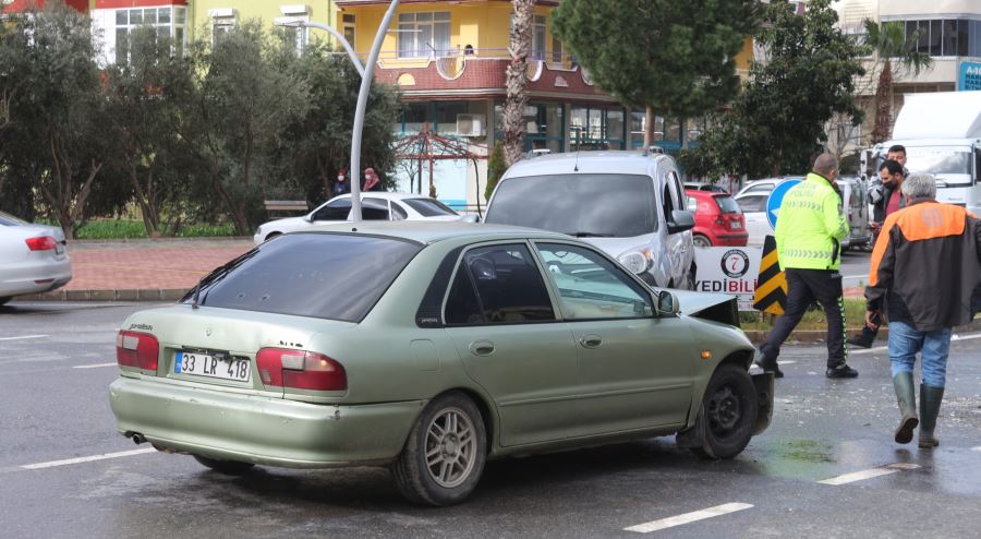 DENİZ YOLUNDA KAZA; 2 YARALI