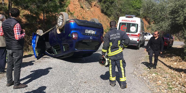 KONTROLDEN ÇIKAN OTOMOBİL TAKLA ATTI