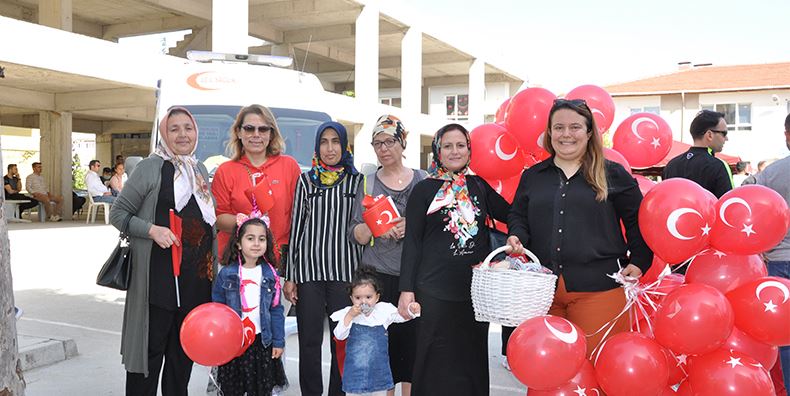 OĞUZ’DAN ÇOCUKLARA HEDİYELİ KUTLAMA