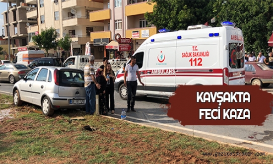 DENİZKIZI KAVŞAĞINDA FECİ KAZA